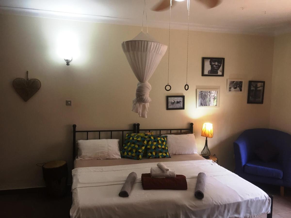 Carpe Diem Guesthouse Entebbe Eksteriør billede